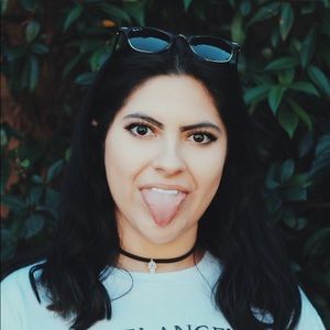 Meet your Posher, Marcela